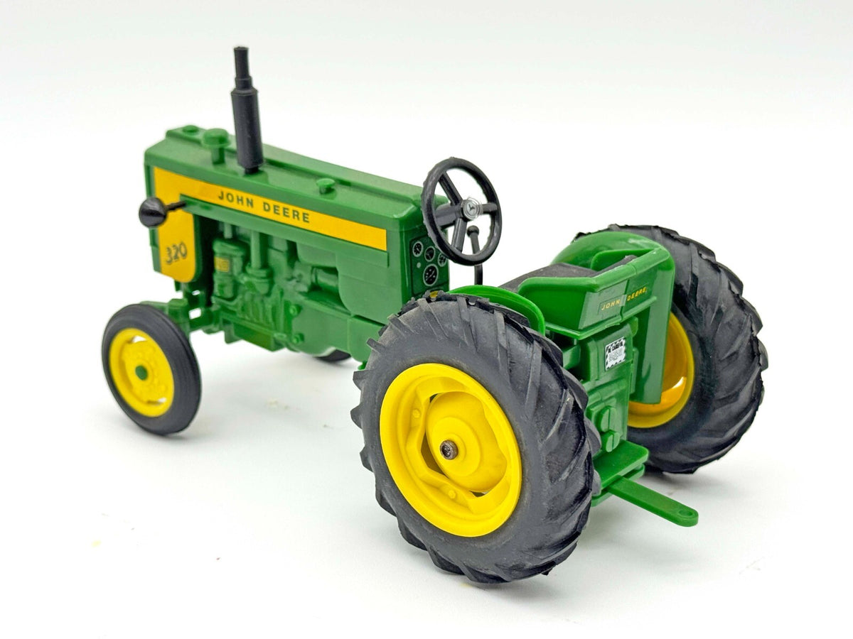 1/16 John Deere 320 by Eldon Trumm Plastic