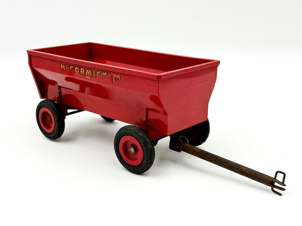1/16 McCormick Farmall Flarebox Wagon Product Miniature Plastic