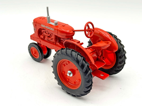 1/16 Allis Chalmers WD-45 Tractor With Narrow Front