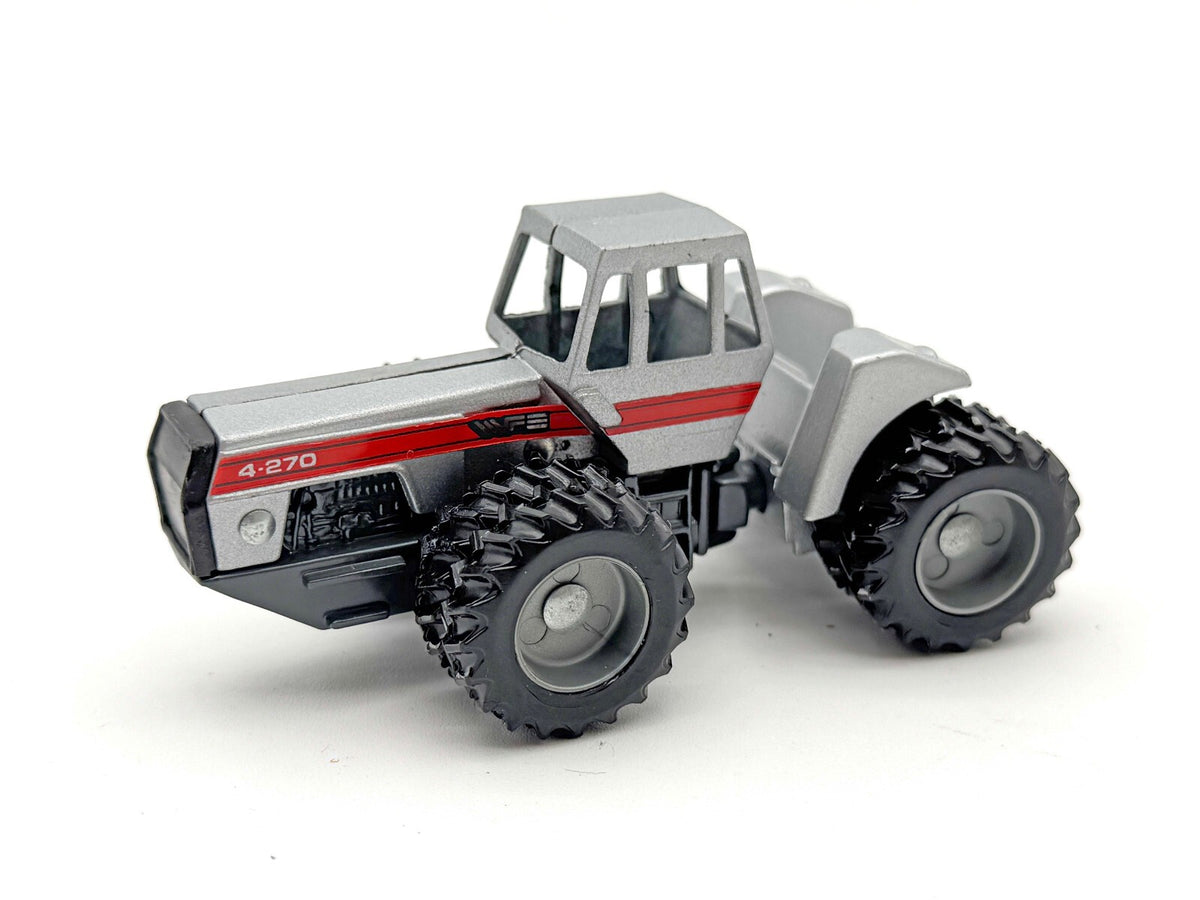 1/64 White 4-270 4WD Tractor With Duals
