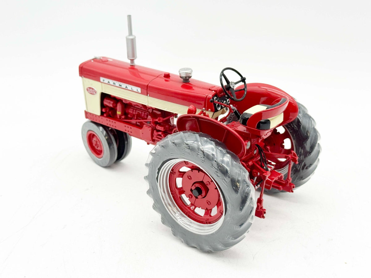 1/16 International Harvester Farmall 560 Diesel Tractor Narrow Front