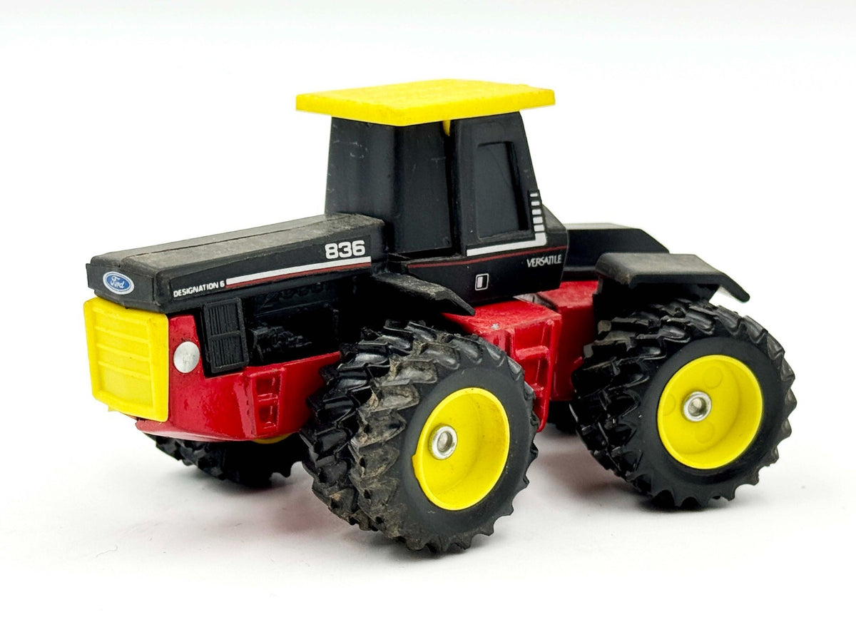 1/64 Versatile 836 4wd Tractor With Duals
