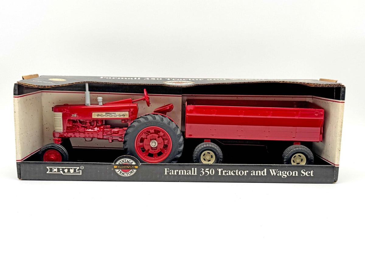 1/16 Farmall 350 Tractor and Wagon Set