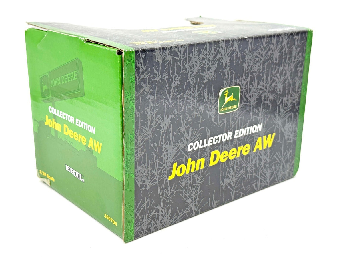 1/16 John Deere AW Tractor With Umbrella & Fenders