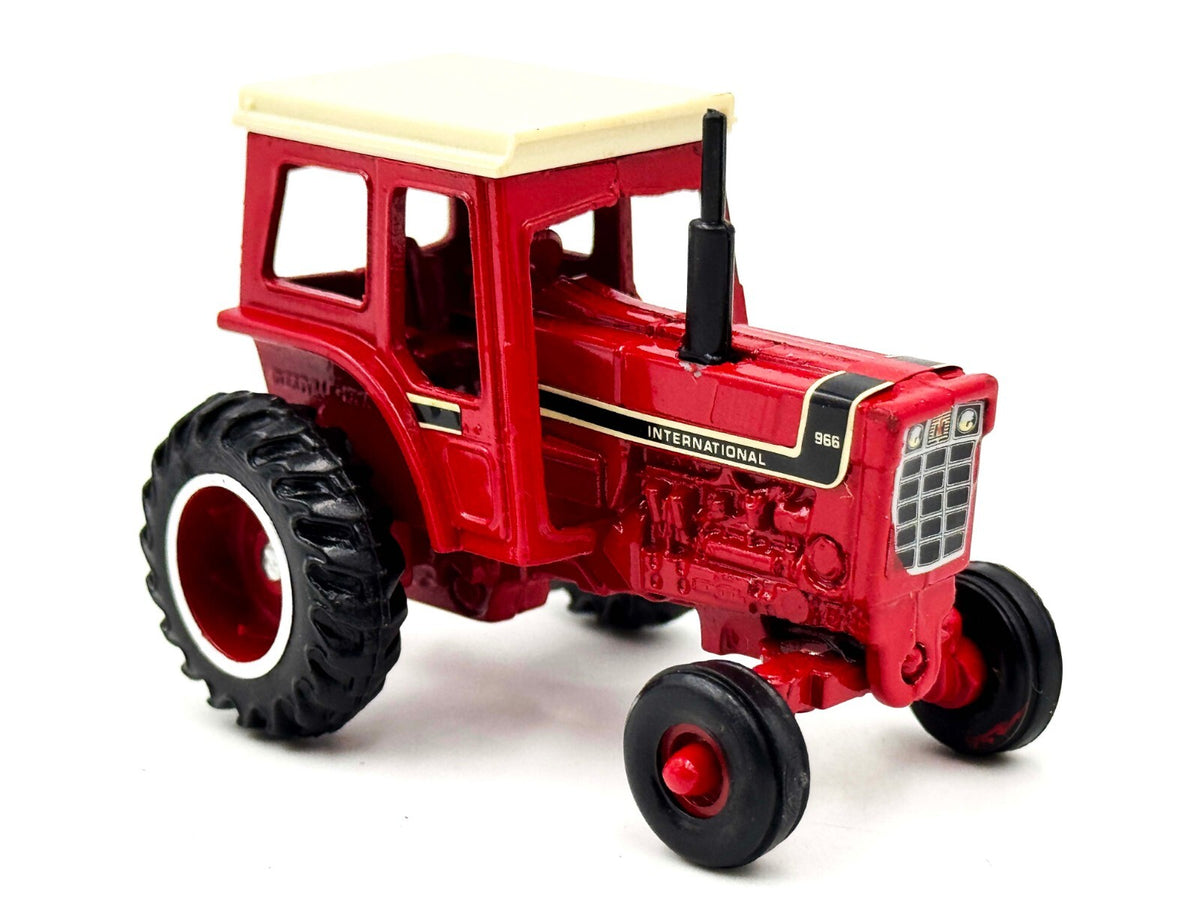 1/64 International 966 w/ Cab