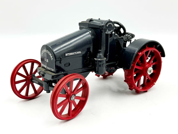 1/16 International 8-16 Kerosene Tractor