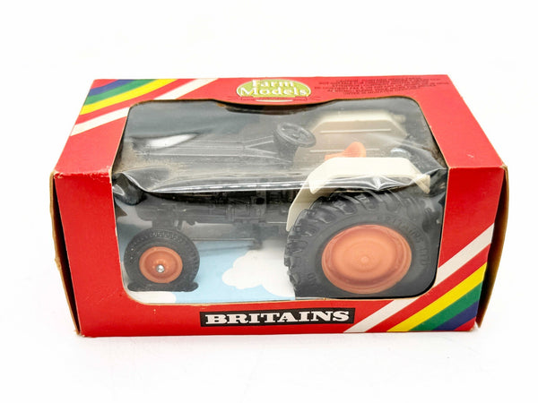 1/32 Britains Farm Tractor No. 9420