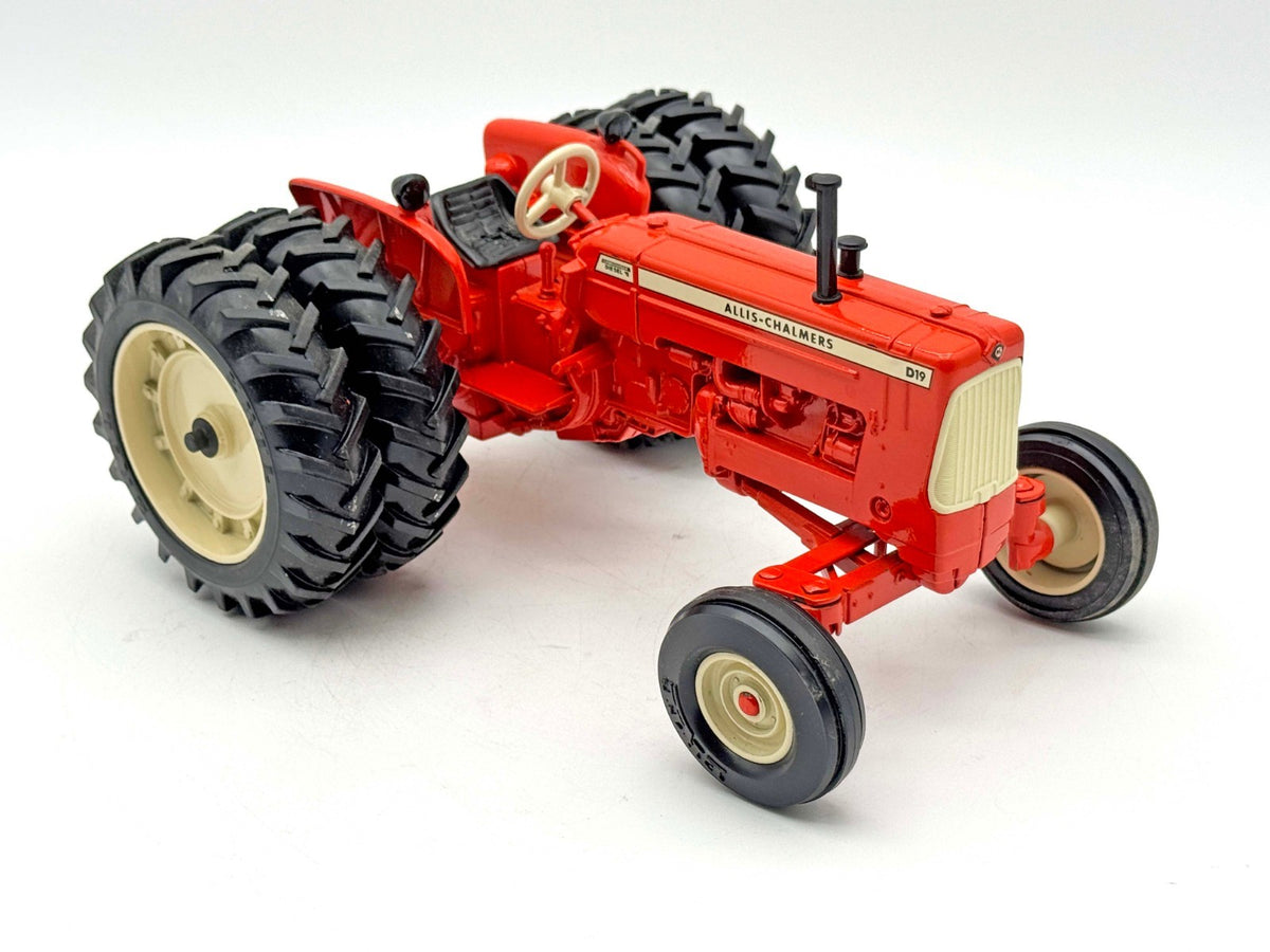 1/16 Allis-Chalmers D-19 Diesel Tractor With Duals Minnesota Fair