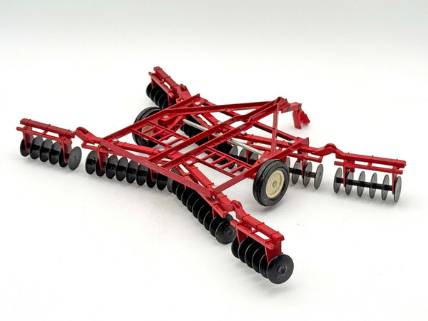 1/16 International Tandem Wing Disc Harrow