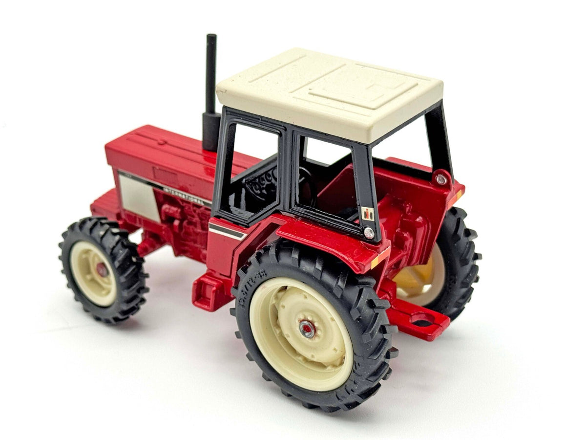 1/32 International 784 w/ FWA
