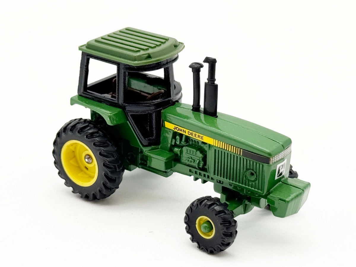 1/64 John Deere 4450 Tractor With Front Wheel Assist