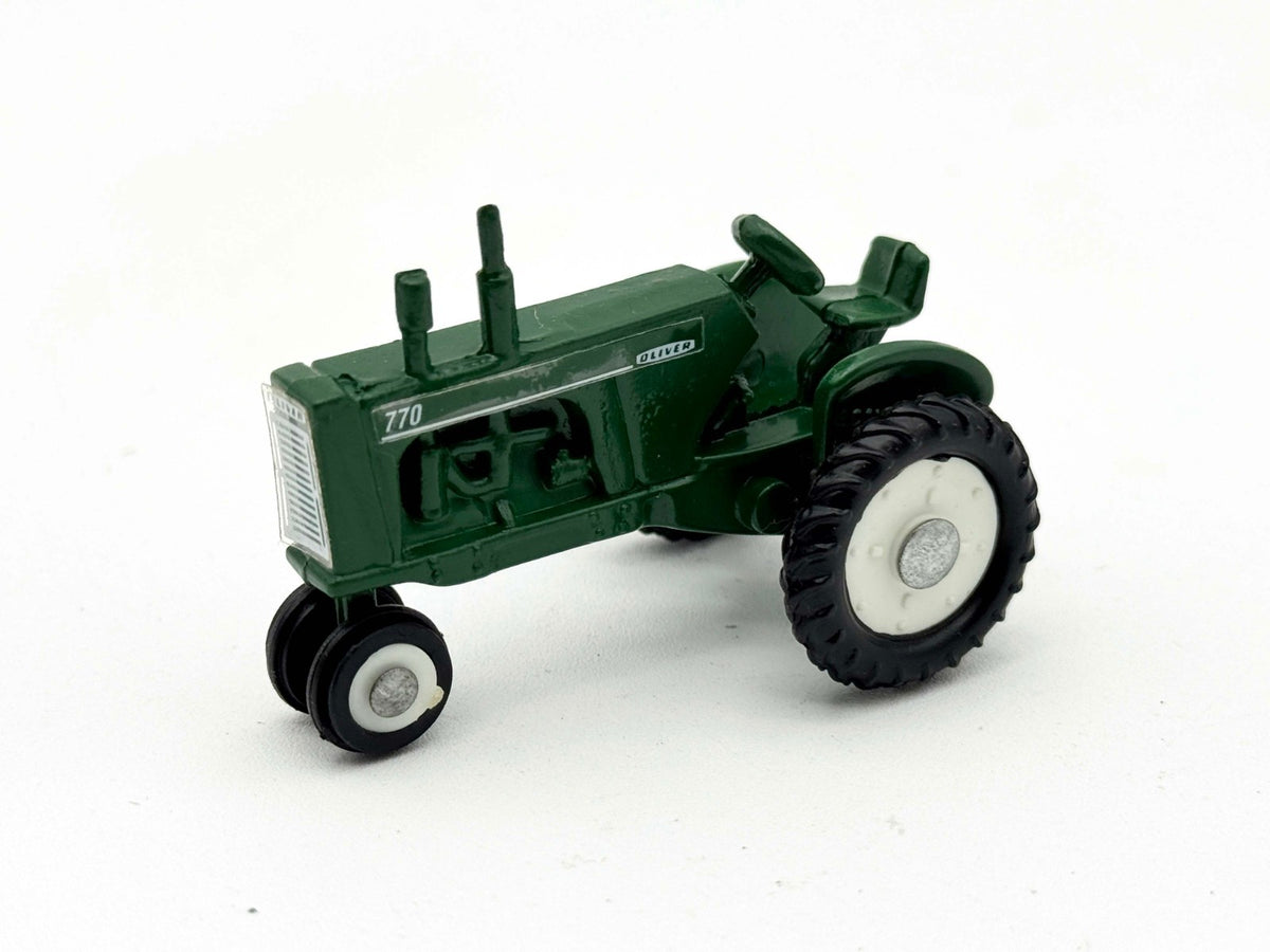 1/64 Oliver 770 Tractor With Narrow Front