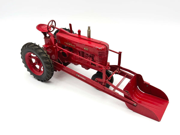 1/16 Farmall 400 w/ Loader Eska