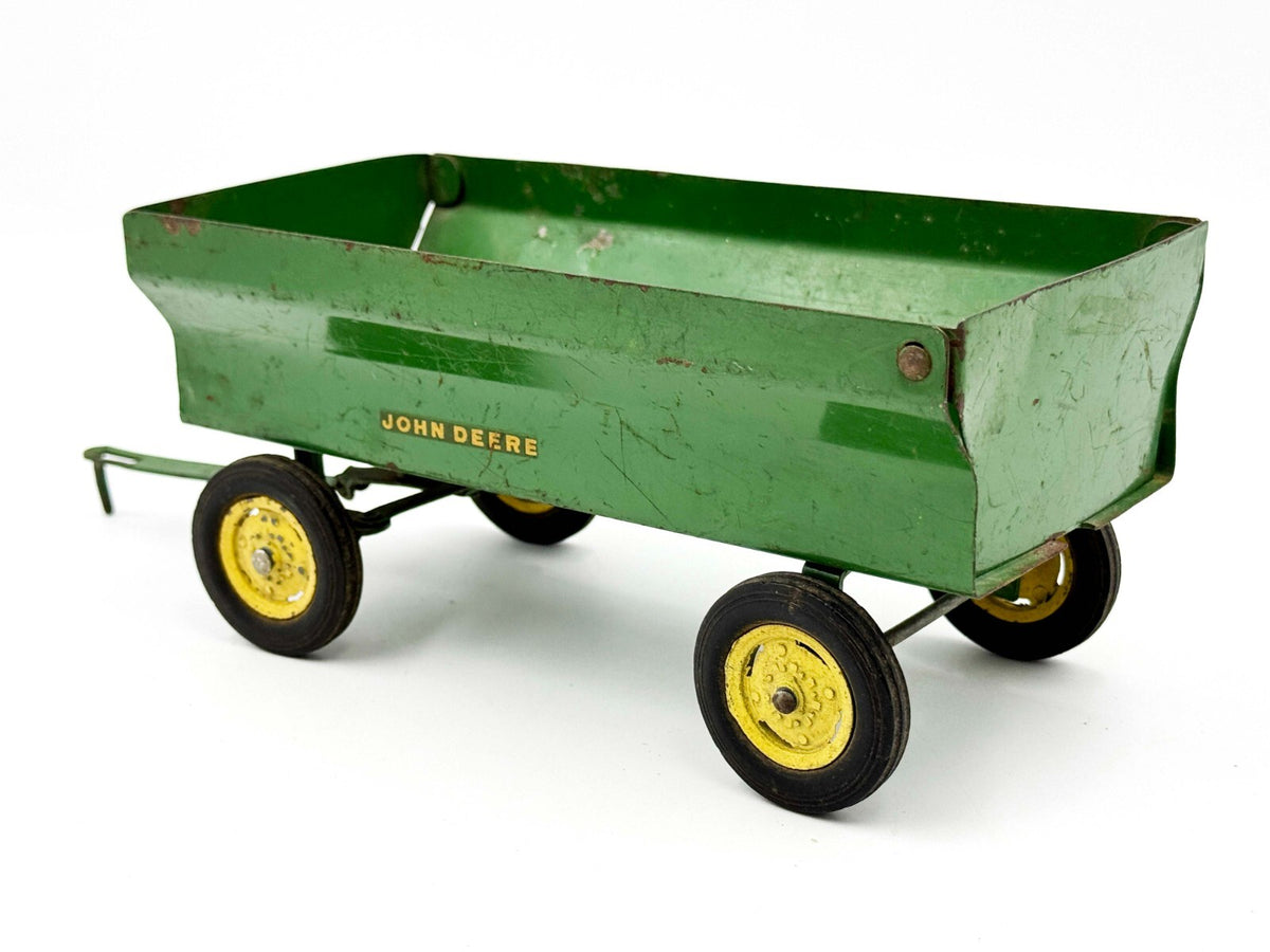 1/16 John Deere Cast Rim Flarebox Wagon