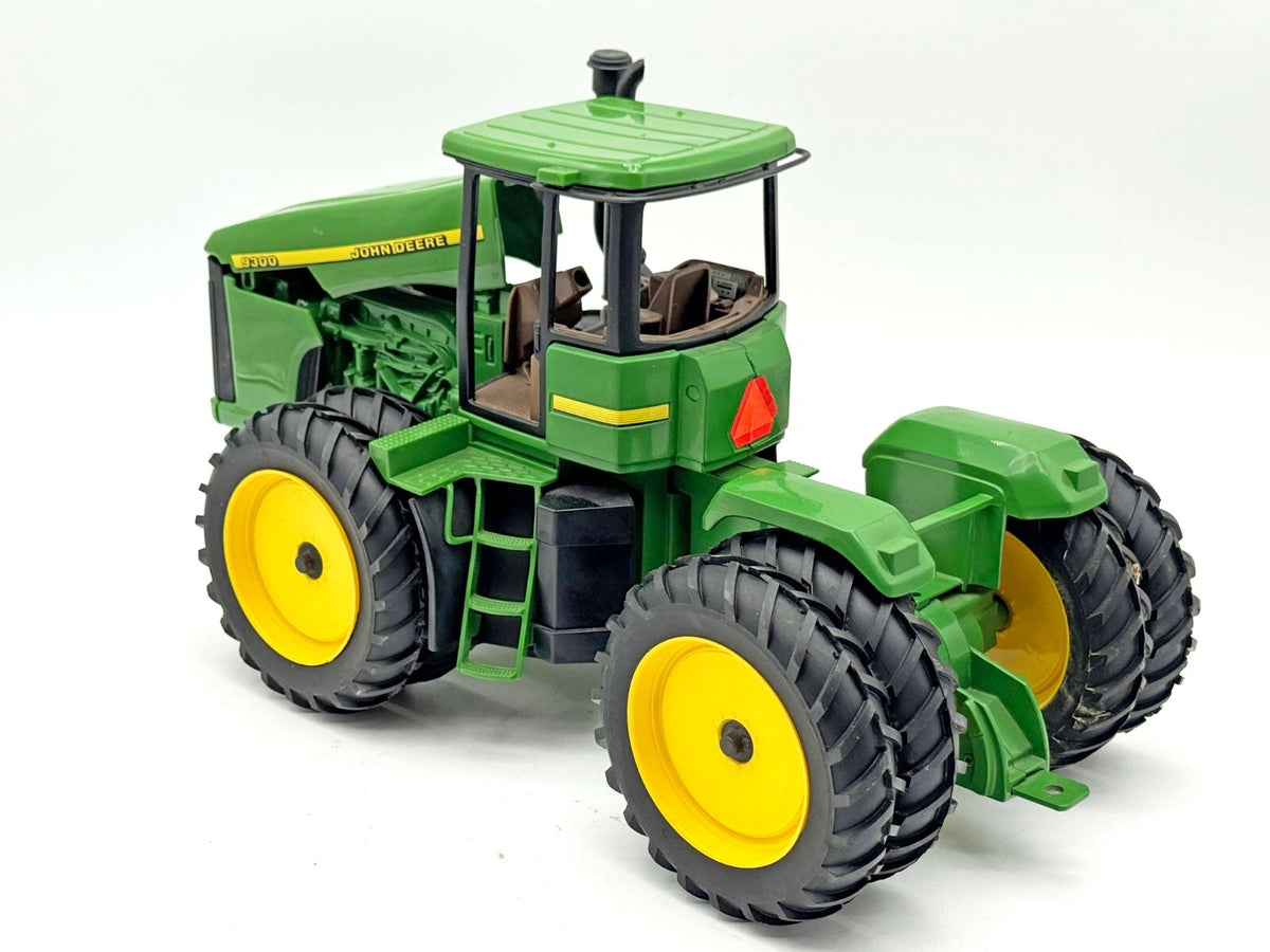 1/16 John Deere 9300 4WD Tractor With Duals
