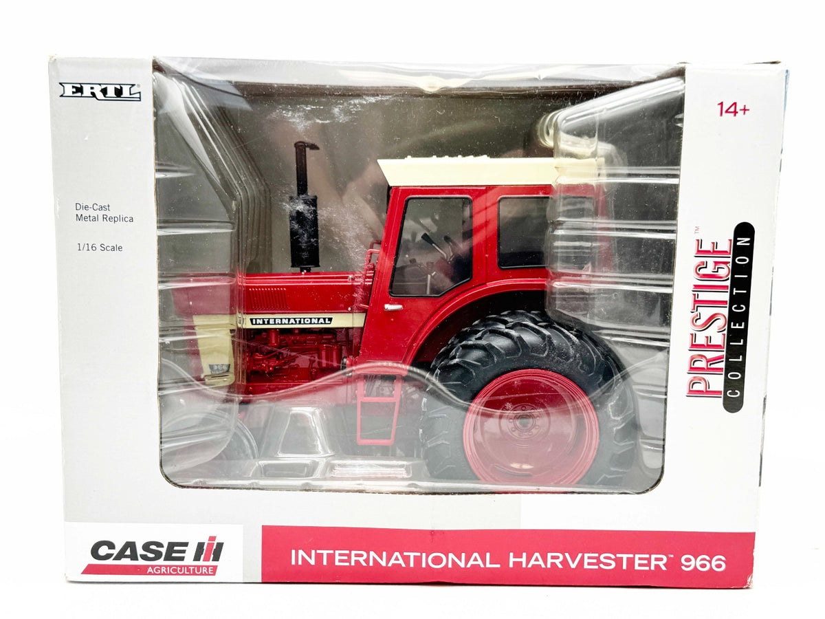 1/16 International Harvester 966 Tractor With Cab & Duals