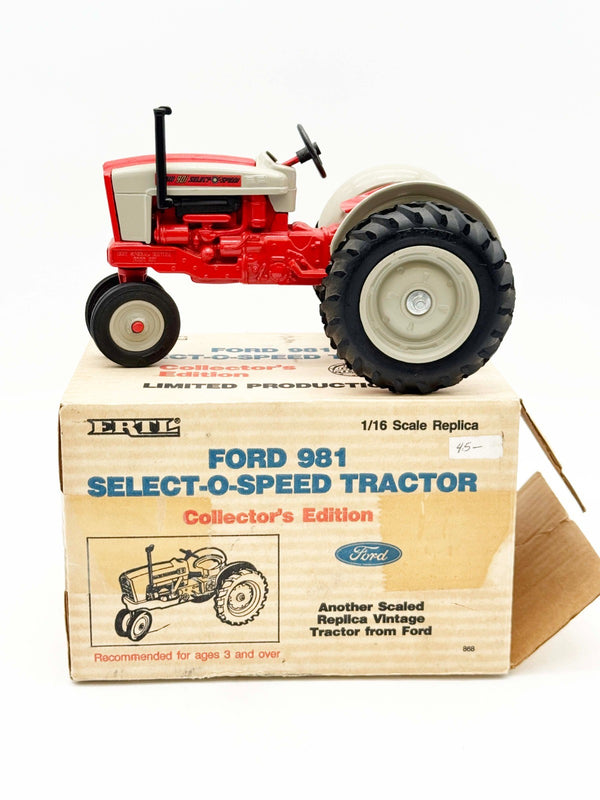 1/16 Ford 981 Select O Speed Tractor