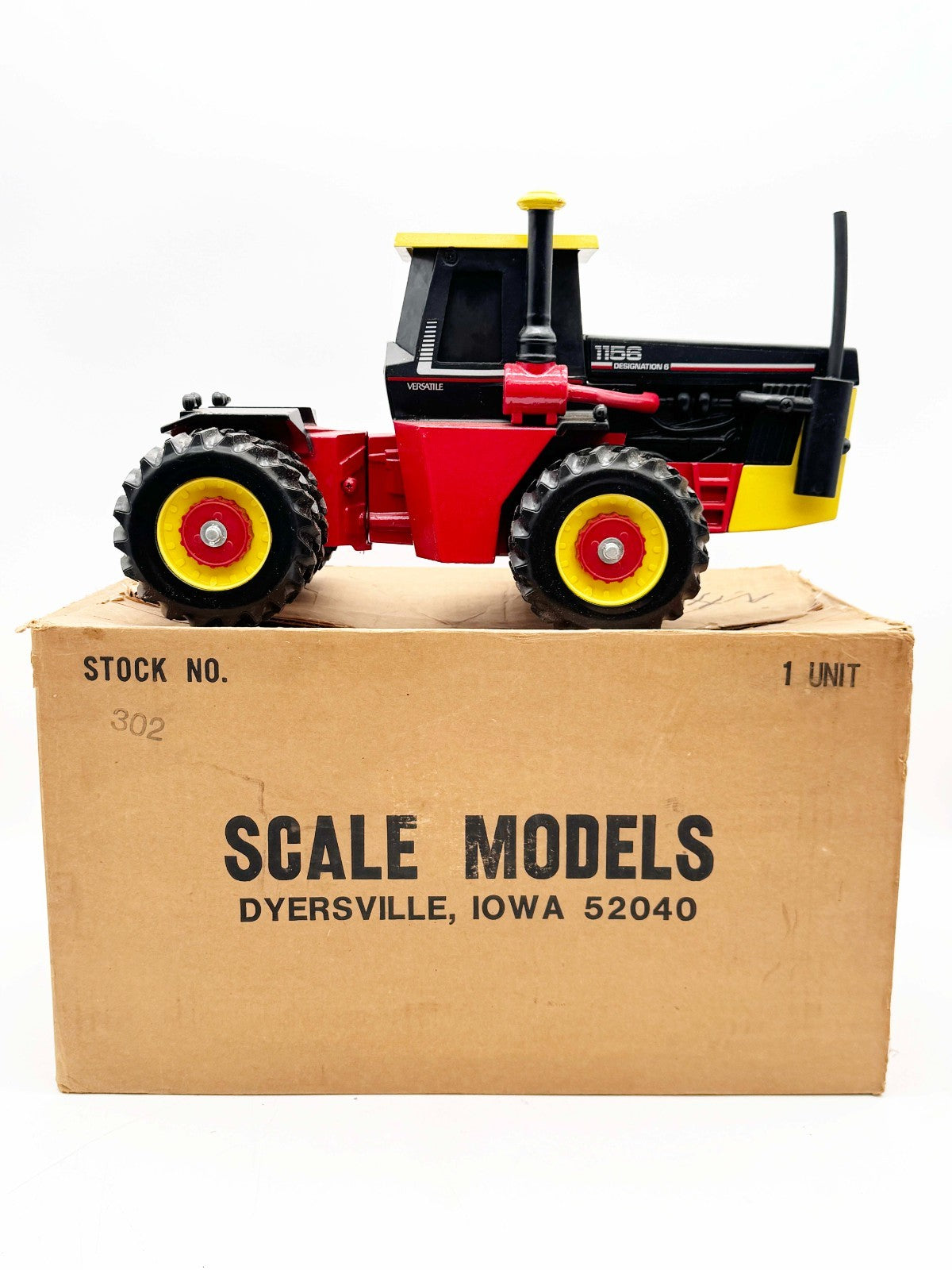 1/16 Ford Versatile 1156 4WD Tractor W/ Duals
