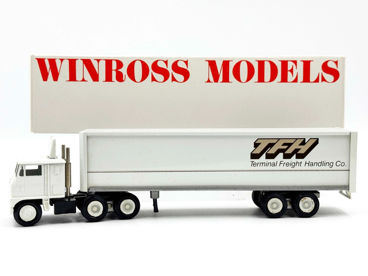 1/64 Winross Truck Semi Terminal Freight Handling TFH A074
