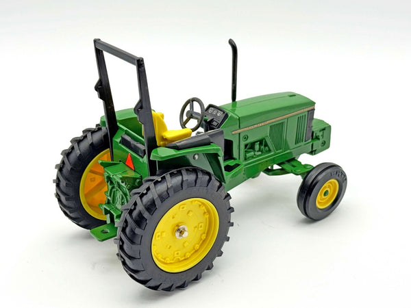1/16 John Deere 6200 Row Crop Tractor