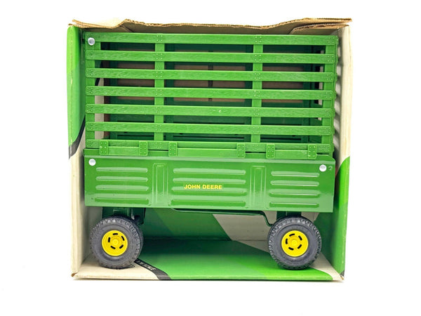 1/16 John Deere Bale Throw Wagon, Old Style Box