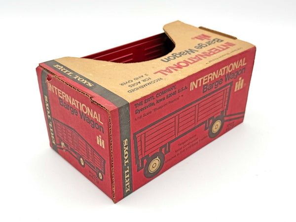 1/16 International Barge Wagon in Box