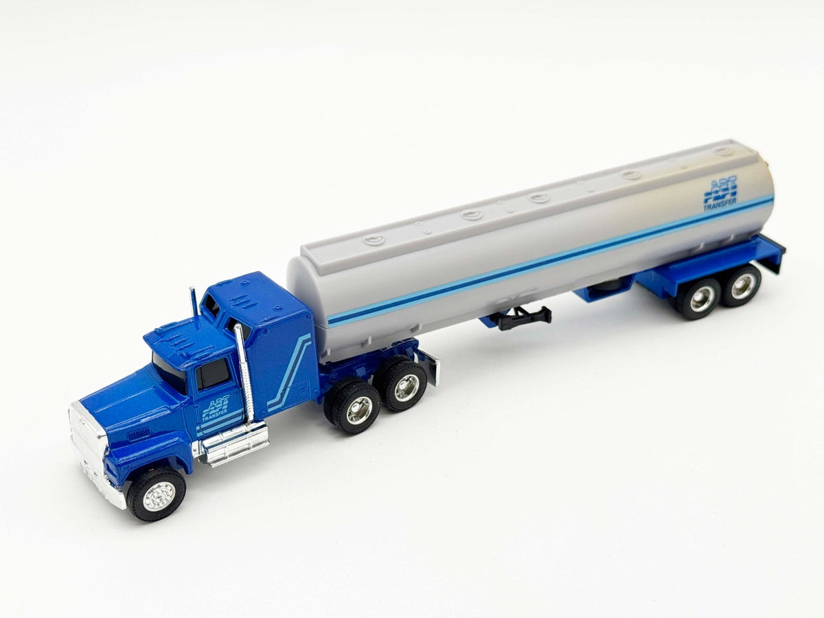 1/64 Ford LTL 9000 Truck with Tanker