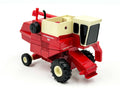 1/64 International 815 Combine NO HEADS