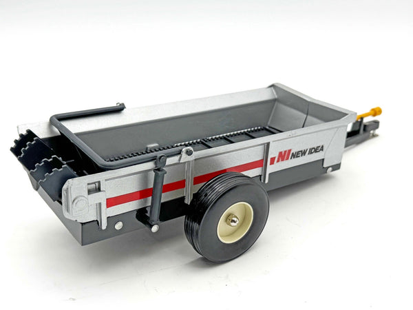 1/16 New Idea Manure Spreader