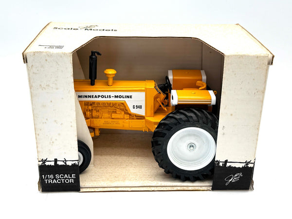 1/16 Minneapolis Moline G940 Wide Front Tractor