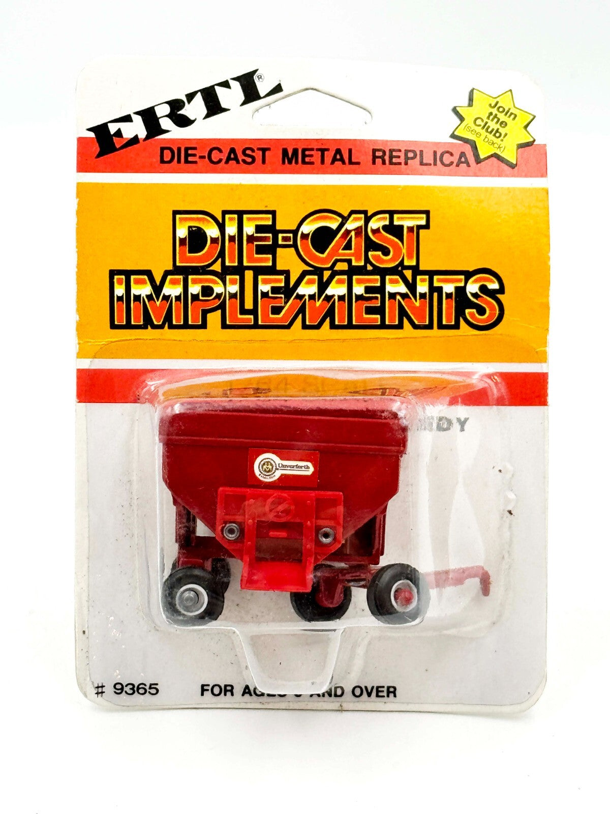 1/64 Unverferth McCurdy 250 Bushel Gravity Wagon, Decal In Center