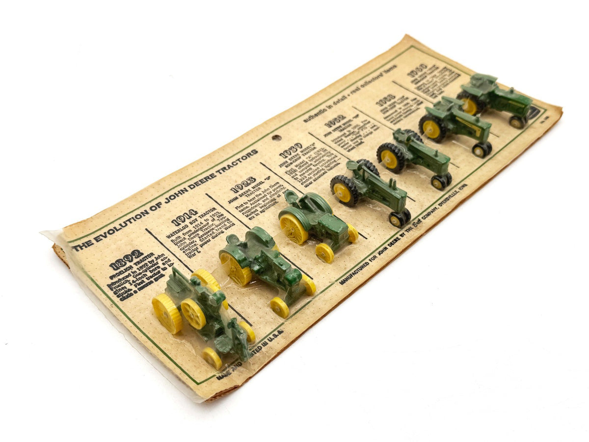 1/64 John Deere Evolution of Tractors 1960s Set in Bubble
