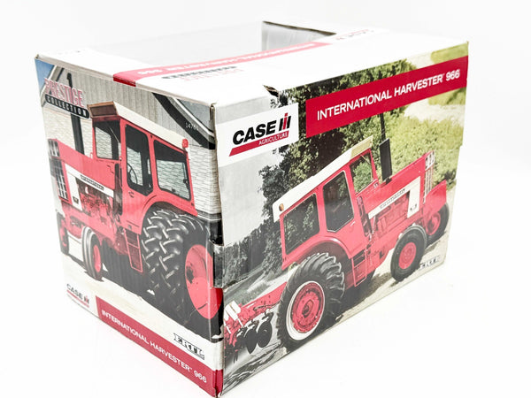 1/16 International Harvester 966 Tractor With Cab & Duals