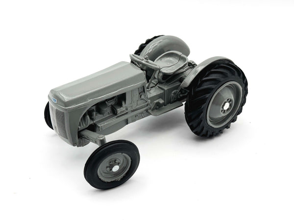 1/16 Custom Ferguson Utility Tractor