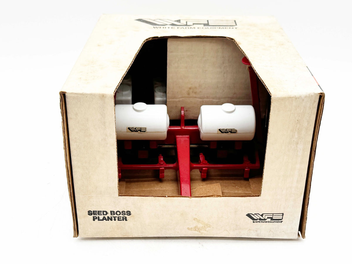 1/16 White 5100 Seed Boss 4 Row Planter