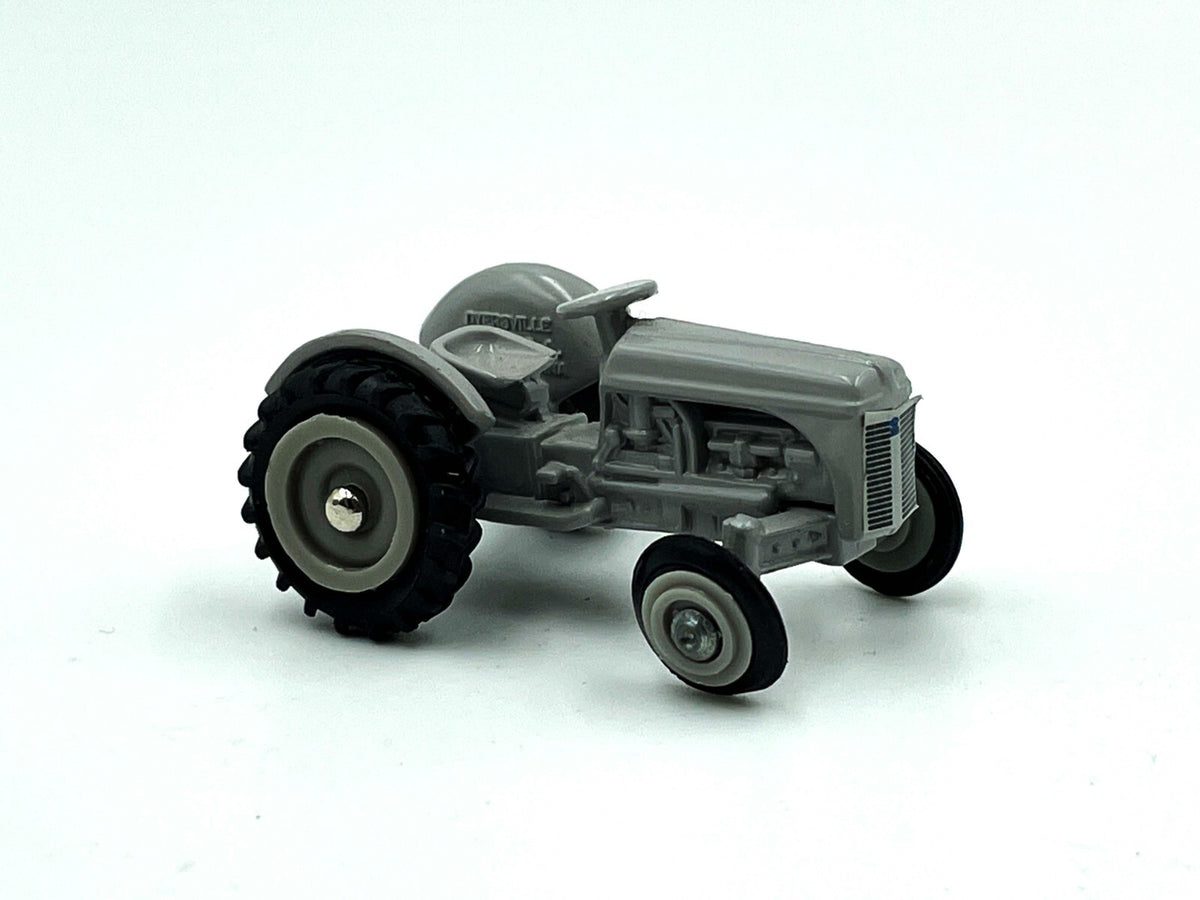1/64 Ford 9n Tractor