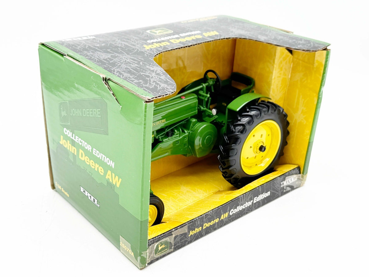 1/16 John Deere AW Tractor With Umbrella & Fenders