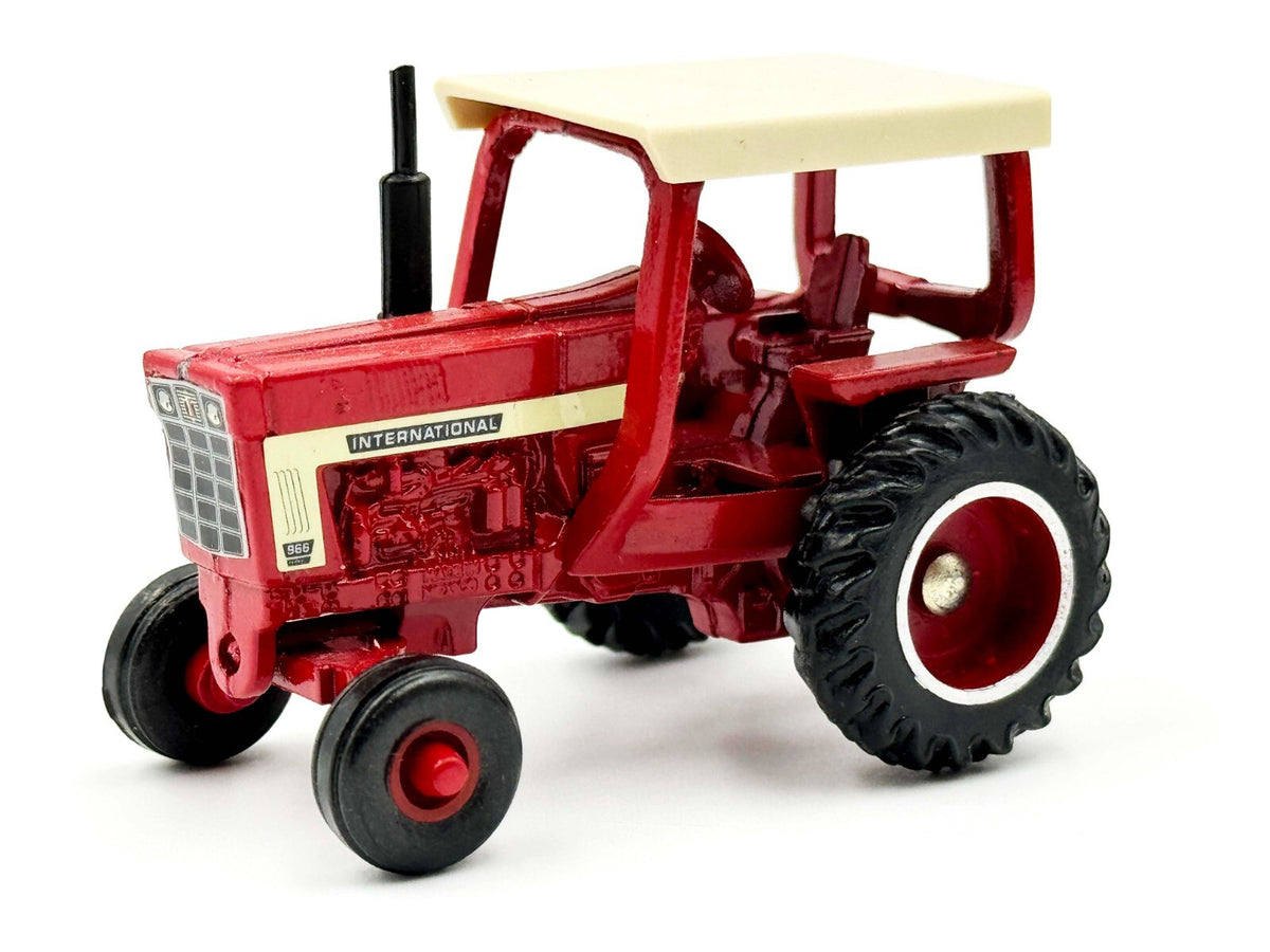 1/64 International 966 White Stripe w/ Four Post ROPS