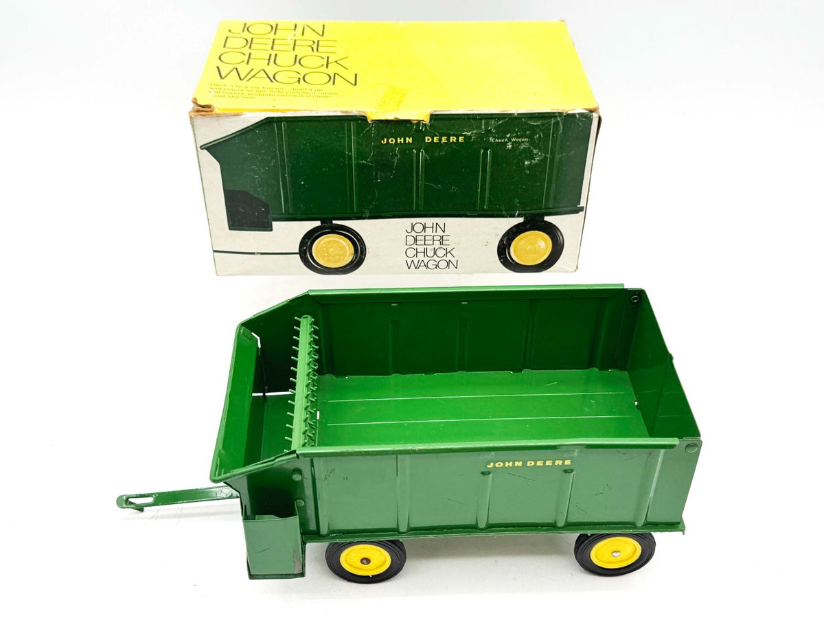 1/16 John Deere Chuck Wagon in Original Ice Cream Box
