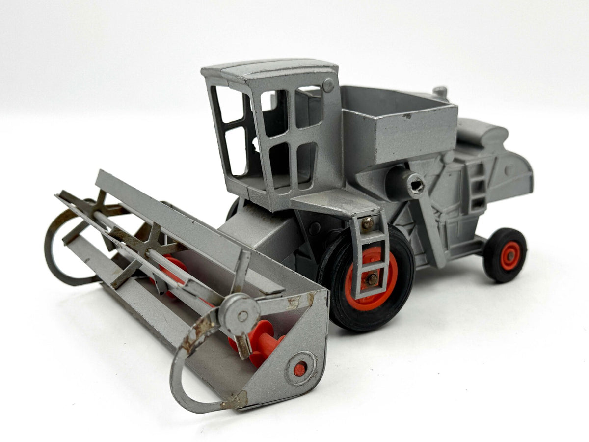 1/32 Allis Chalmers Gleaner G Combine