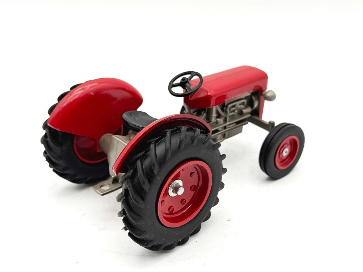 1/16 Massey Ferguson 35 Tractor