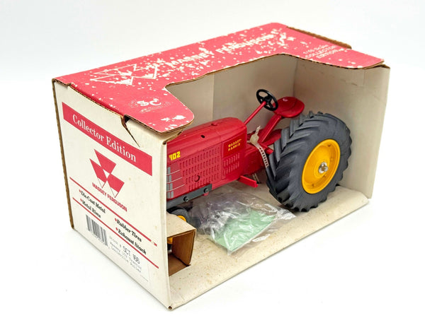 1/16 Massey Harris 102 Louisville Puller