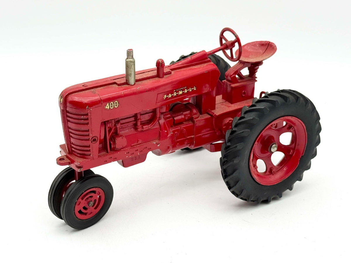 1/16 Farmall 400 by Eska