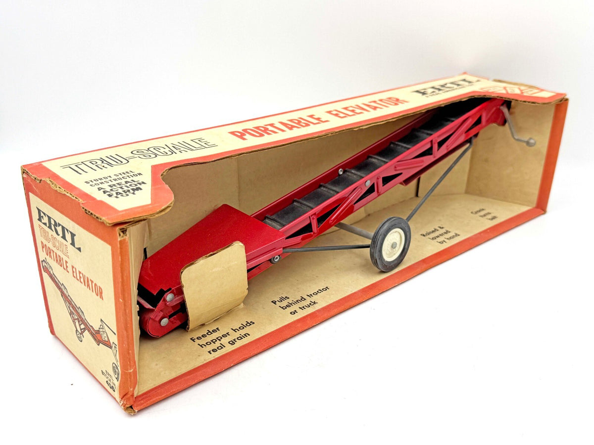 1/16 Tru Scale Portable Bale Elevator in Open Front Box