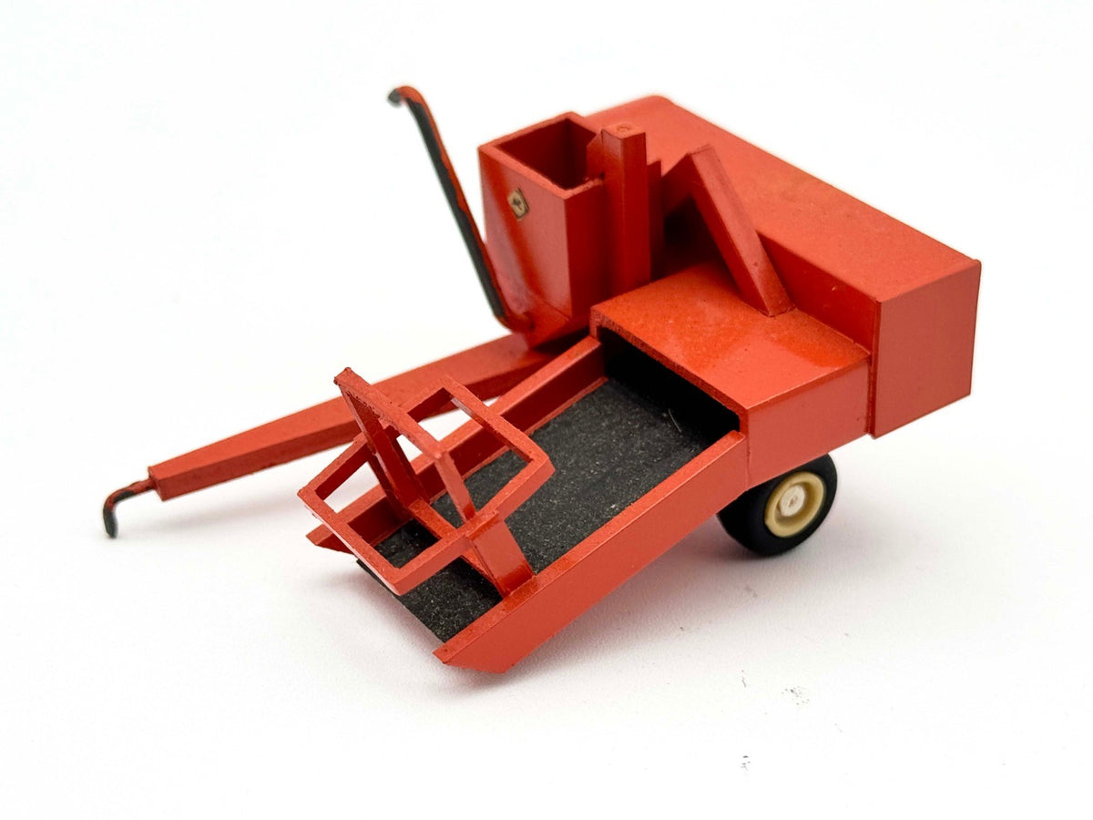 1/64 Allis Chalmers 60 All Crop Combine by Weber