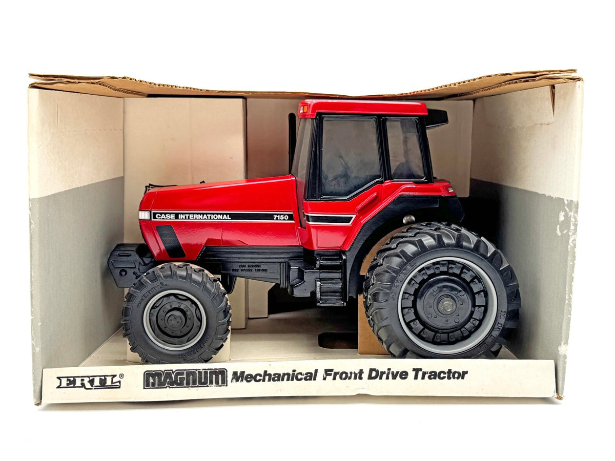 1/16 Case International Magnum 7150 Tractor With Front Wheel Assist & Duals