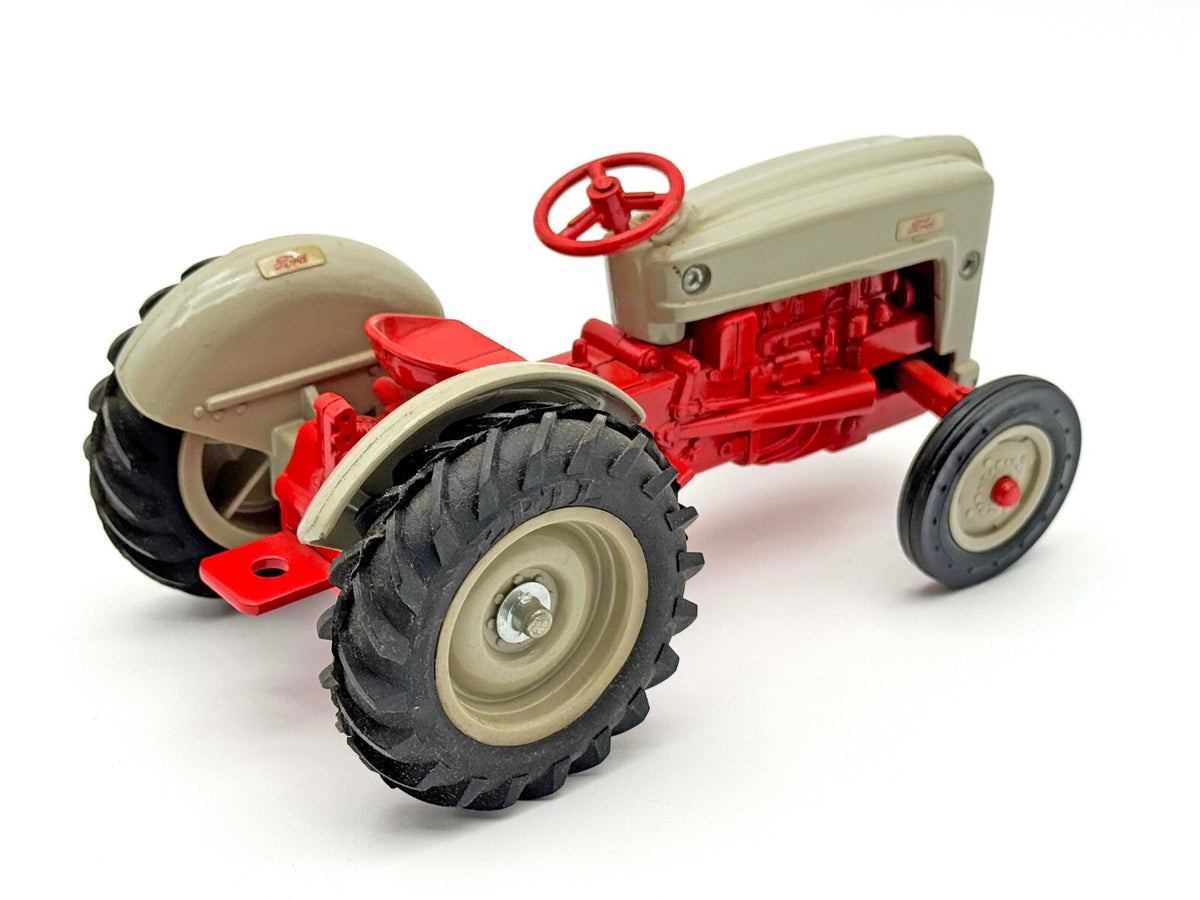 1/16 Ford NAA Golden Jubilee Tractor