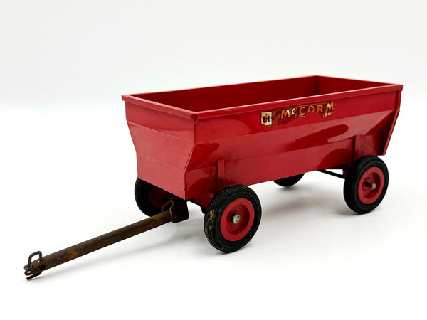 1/16 McCormick Farmall Flarebox Wagon Product Miniature Plastic