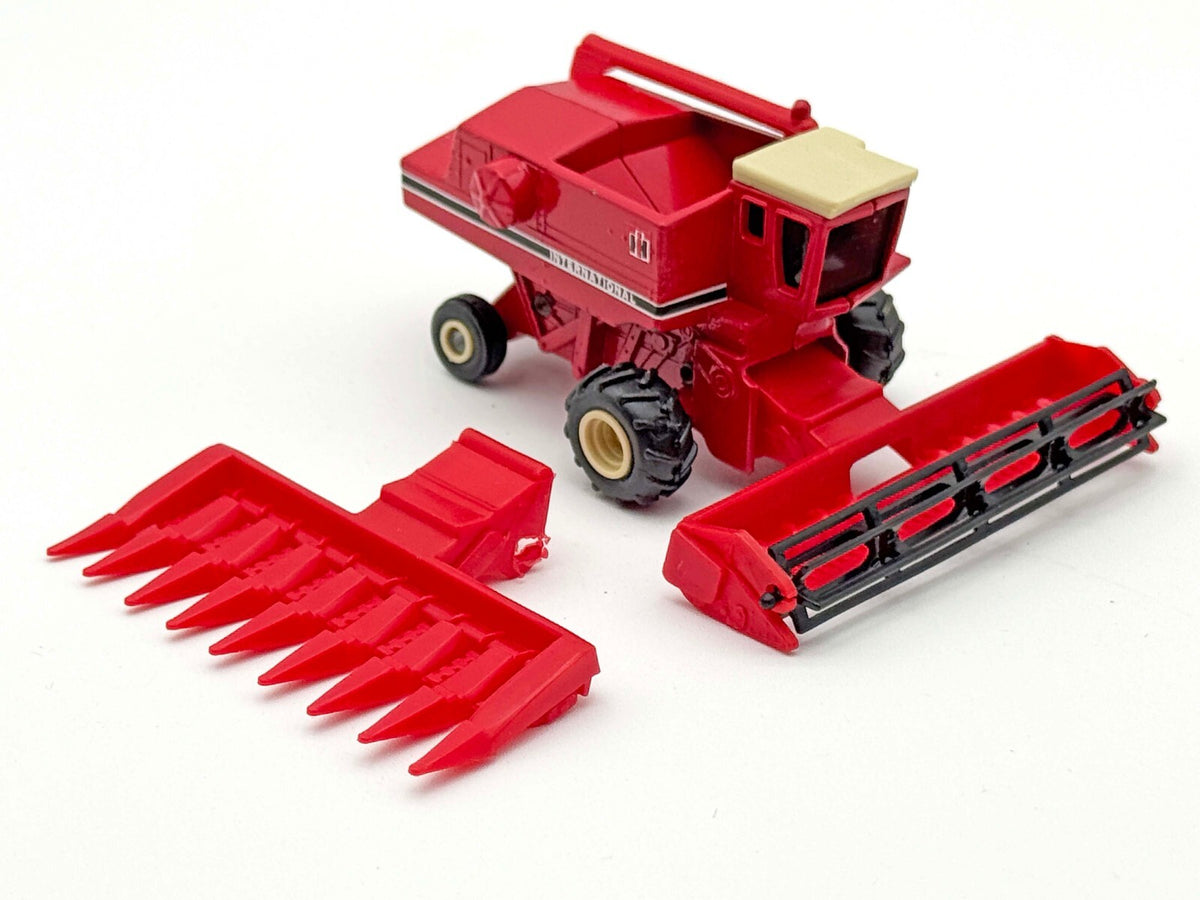 1/80 International Harvester 1400 Series Combine With 2 Heads