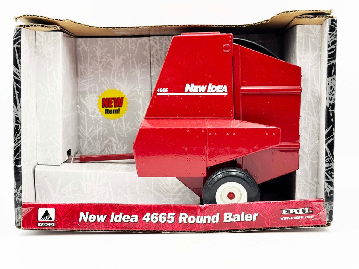 1/16 Agco New Idea 4665 Round Hay Baler